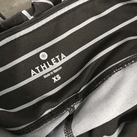 Athleta Chaturanga Stripe crop Xs black & gray B32 - Picture 8 of 8
